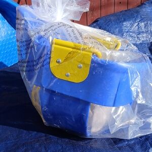 Squirerel PRODUCTS premium High Back Full Bucket Swing.*BRAND NEW*